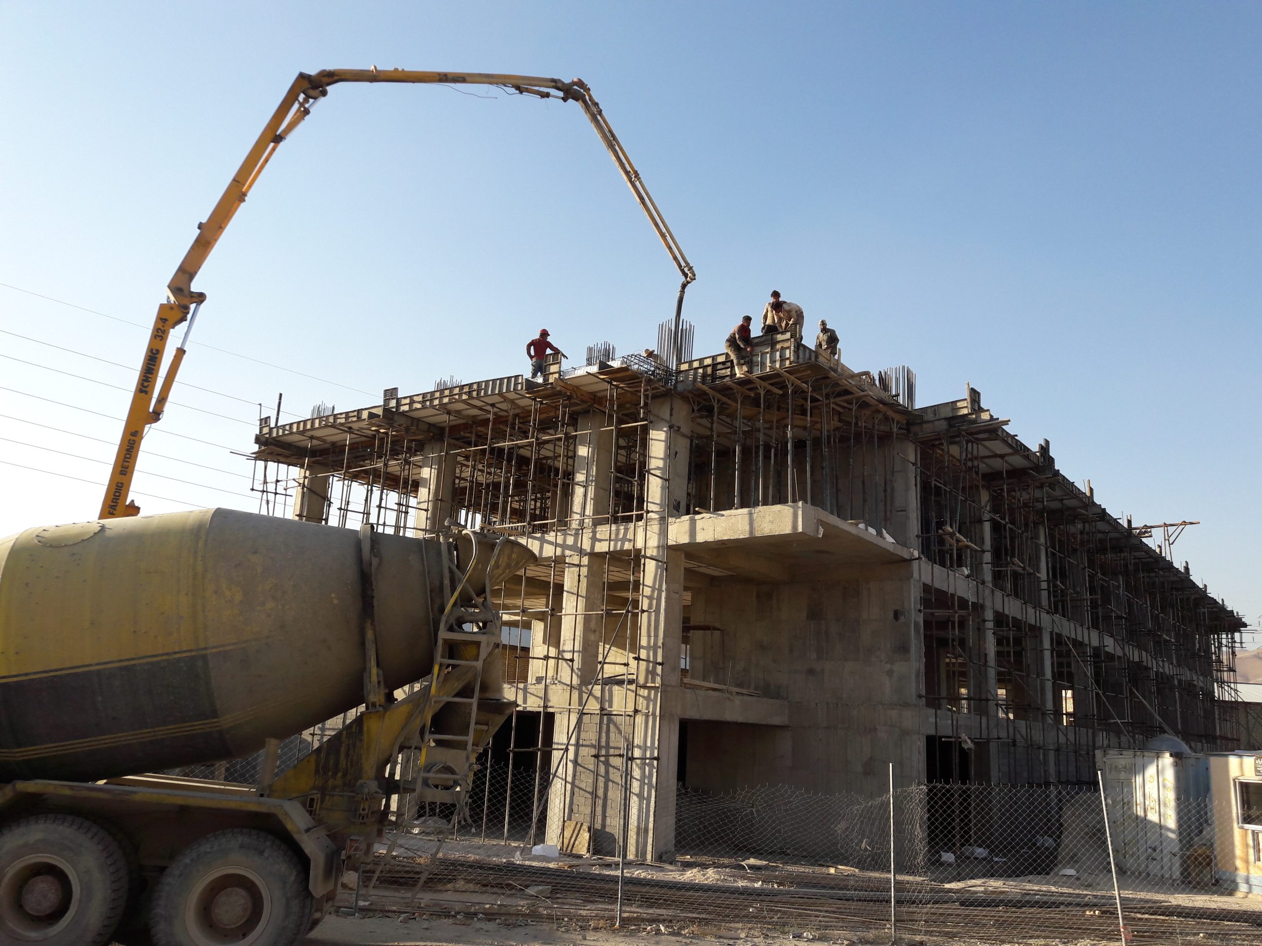 مراحل بتن ریزی پروژه مجتمع مسکونی گنبد سپهر