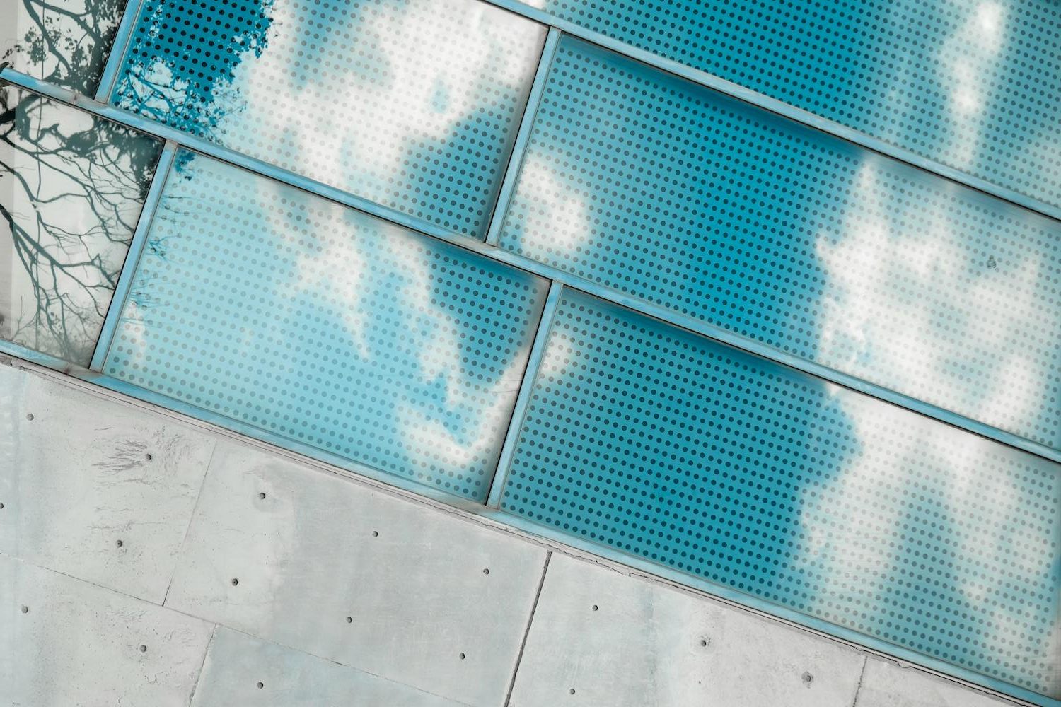 قسمتی از یک ویلا که با مصالح نوین ساخته شده