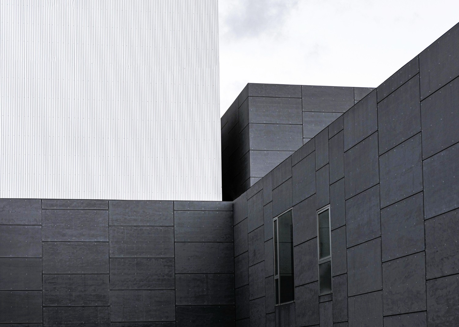 گالری ساختمان هایی با نمای سیمانی